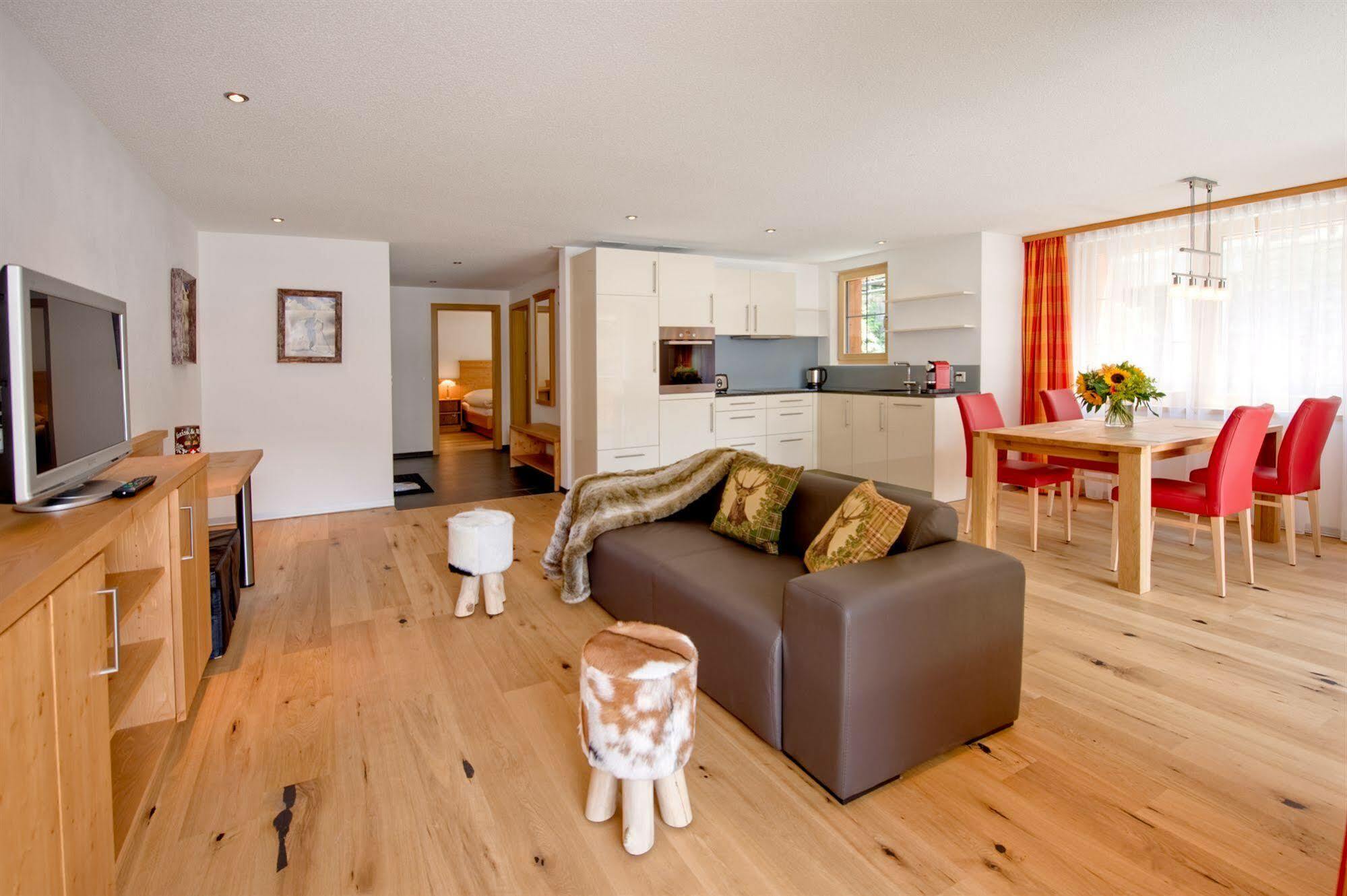 Jaegerhof Serviced Apartements Zermatt Buitenkant foto